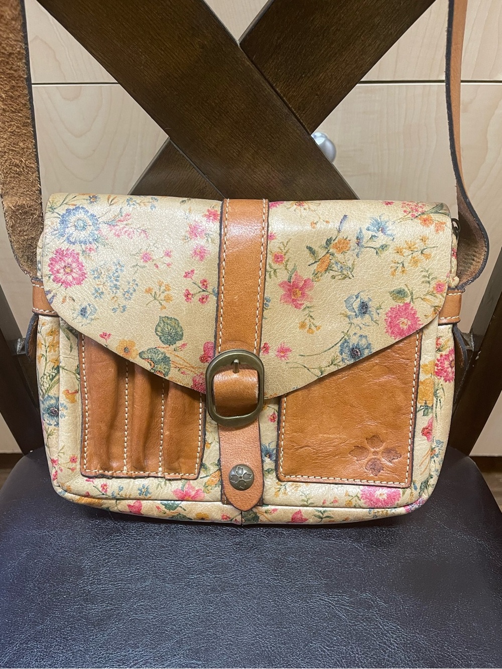 Patricia Nash Leather Prairie Rose Floral Print Leather Crossbody Bag GUC